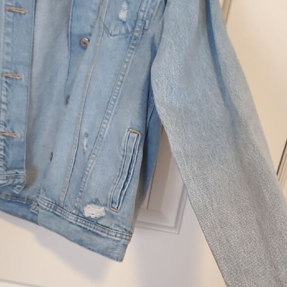 Old Navy Light Blue Boyfriend Distressed Jean Jacket - Painted Writing On Back - Picture 4 of 13